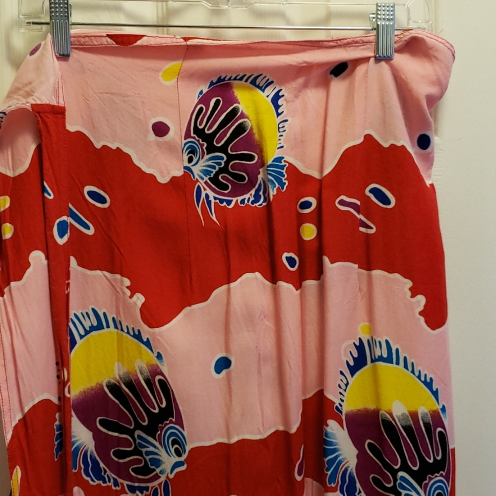 Beach coverup/sarong - Picture 3 of 3